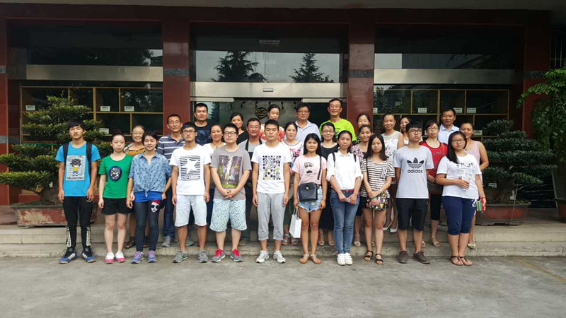 點點愛心，溫暖真情--2015年寶業(yè)（集團）公司“愛心助學(xué)”活動報道